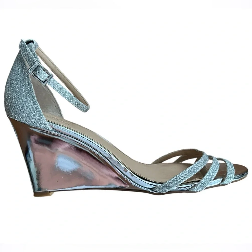 Badgley Mischka Silver Metallic Jewel Wedge Sandals Size 7